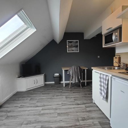 Studio "Sous Les Toits", Proche Hyper Centre Et Commerces ! Valenciennes Exterior foto