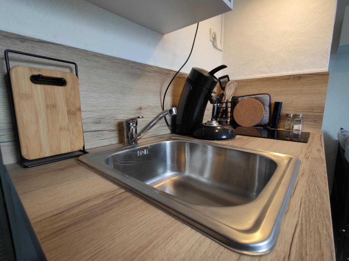 Studio "Sous Les Toits", Proche Hyper Centre Et Commerces ! Valenciennes Exterior foto